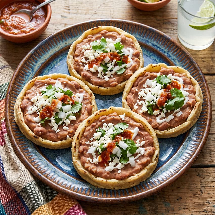 Sopes de frijoles