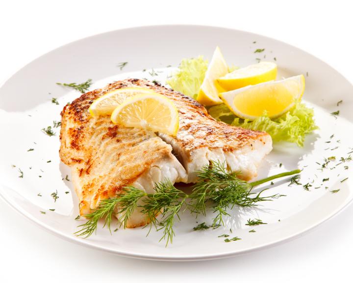 Pescado al Limón con Verduras Salteadas