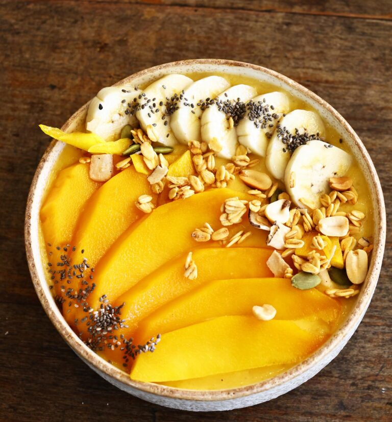 Bowl de Yogur Griego con Fruta y Semillas